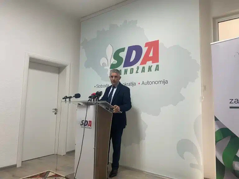 Ugljanin: „Zahtevamo ponavljanje glasanja i zakonit izbor člana REM-a” (VIDEO)