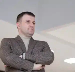 Memić: „Svi smo tražili smenu rektorke, ona se desila, protest sada nema svrhu, vreme je za dijalog i šansu novoj rektorki”