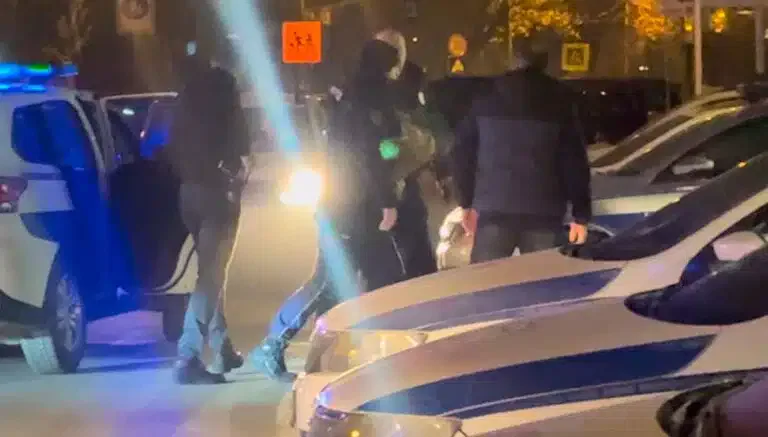 Uhapšen osumnjičeni za pljačku zlatare u Novom Pazaru (VIDEO)