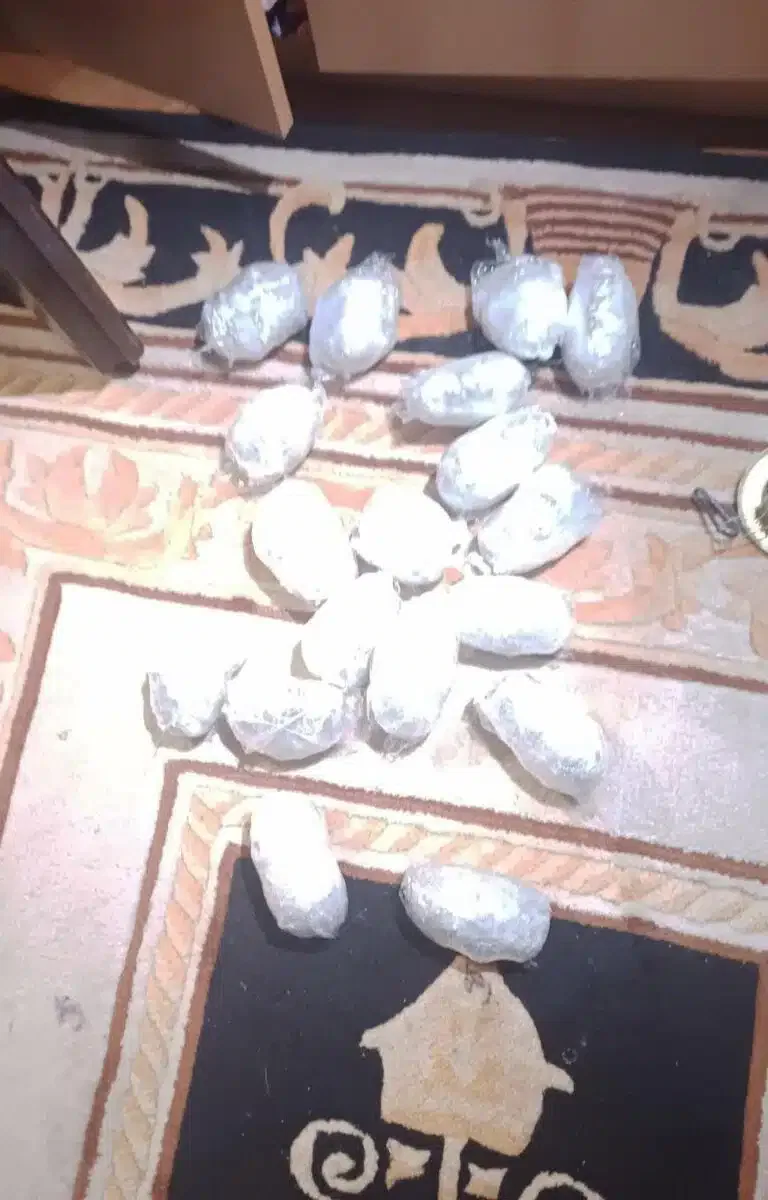 Novopazarska policija uhapsila muškarca, kod njega zaplenjeno 18 kesa marihuane i pečurke za koje se sumnja da su psihoaktivne
