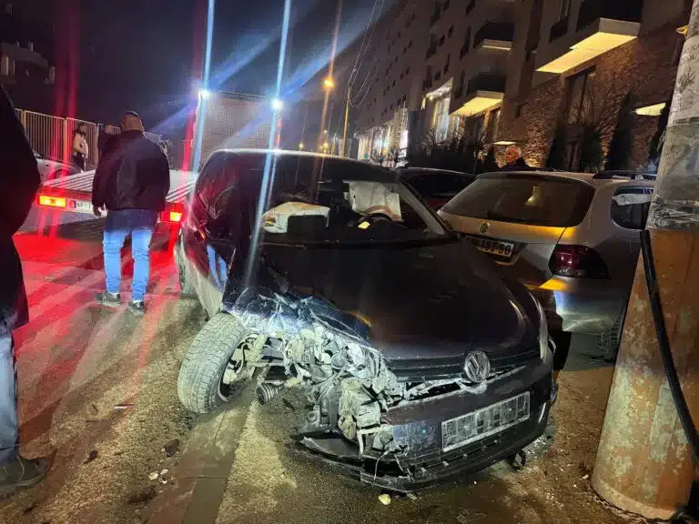 Više vozila oštećeno nakon udesa u naselju Drum (VIDEO)