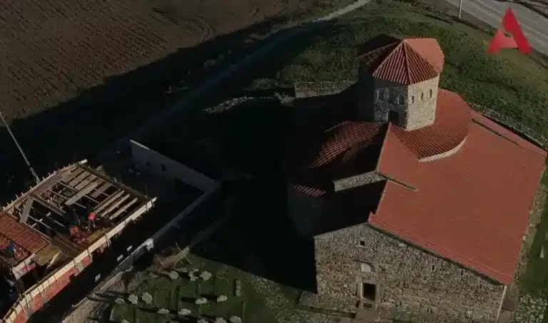 Eparhija raško-prizrenska: Nema premeštanja sedišta, gradnja kod Petrove crkve zakonita i u skladu sa UNESCO smernicama