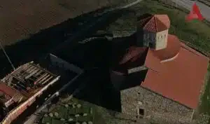 Selaković: Tražiću rušenje objekta u porti Petrove crkve