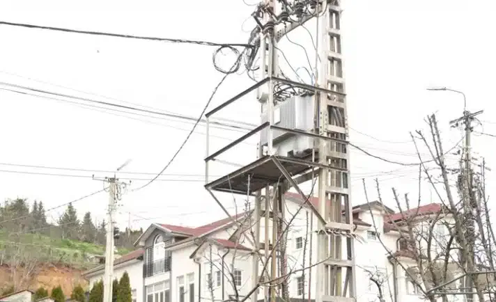 Meštani Selakovca: „Više od 24h smo bez struje, sve u zamrzivaču se pokvarilo, nemamo ni grejanje” (VIDEO)