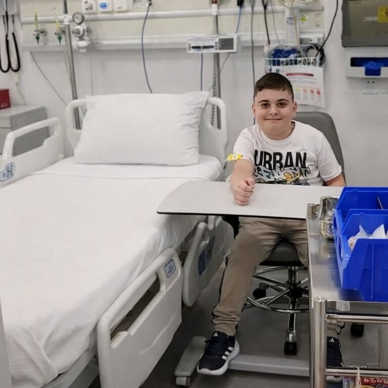 Anel započeo lečenje u Dubaiju (VIDEO)