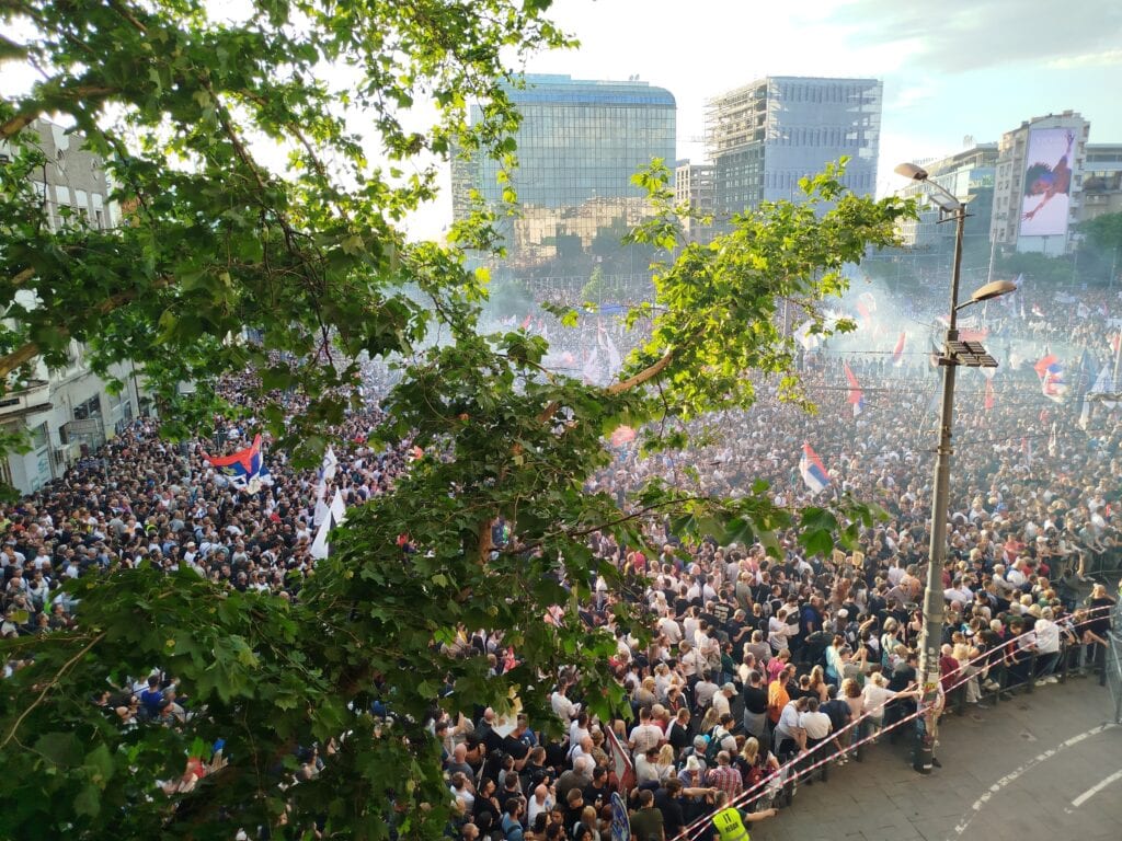 ANKETA: Građani okupljeni na protestu: Mora promena, to je neminovno (VIDEO)