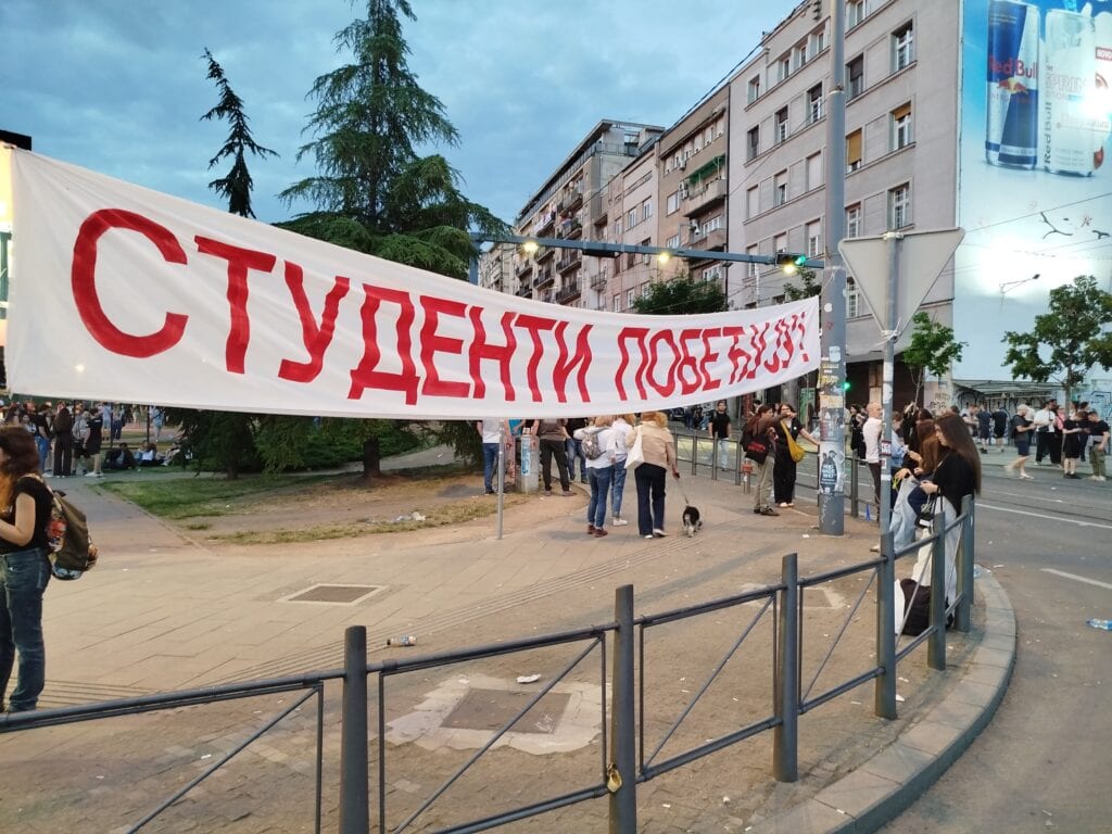 Skup na Slaviji završen, građani se razilaze: bez većih incidenata tokom dana (VIDEO)