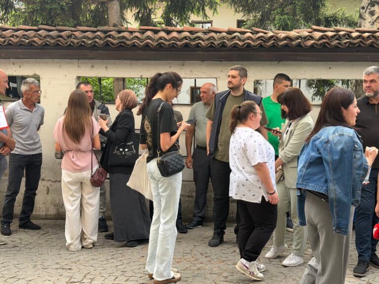 Meštani Rogozne: „Nije dovoljno što nas ubijaju kopači, sada nas ubija i zakon“ (VIDEO)