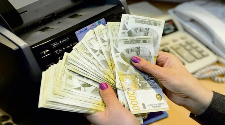 Banke u narednih godinu dana ne smeju povećavati cene usluga