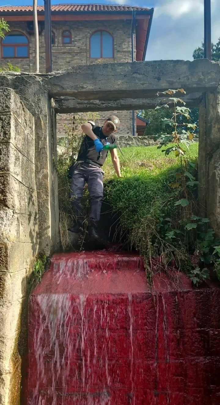 Otkriveno poreklo crvene boje u reci Raški