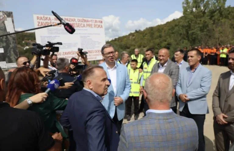 Vučić: Transfer novca Pazaru biće danas ili sutra, ali rukovodstvo mora racionalnije da troši novac (VIDEO)