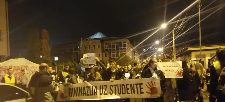 Obraćanje gimnazijalaca u Novom Pazaru povodom izbacivanja iz škole (VIDEO)