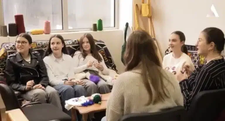 Neobičan hobi devojčica iz Tutina će vas oduševiti (VIDEO)