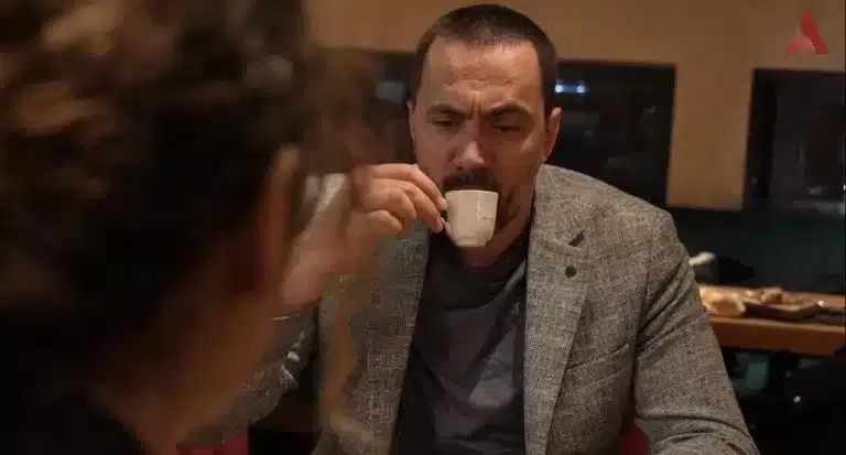 Hurma, urma, lepinja, pogačica – konobar samo što nije dao otkaz! (VIDEO)